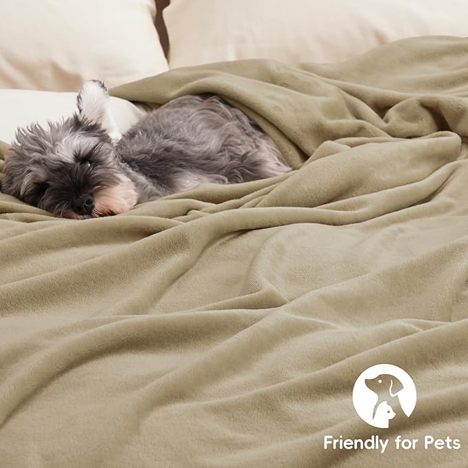 PHF Ultra Soft Fleece Blanket Twin Size, No Shed No Pilling Luxury Plush Cozy 300GSM Lightweight Blanket for Bed, Couch, Chair, Sofa Suitable for All Season, 66" x 90", Khaki