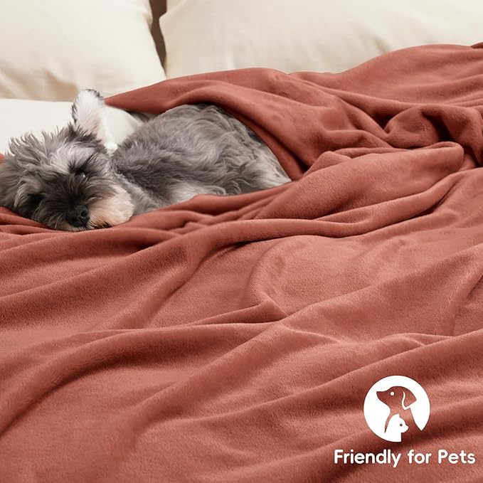 PHF Ultra Soft Fleece Blanket King Size, No Shed No Pilling Luxury Plush Cozy 300GSM Lightweight Blanket for Bed, Couch, Chair, Sofa Suitable for All Season, 108" x 90", Brick Red