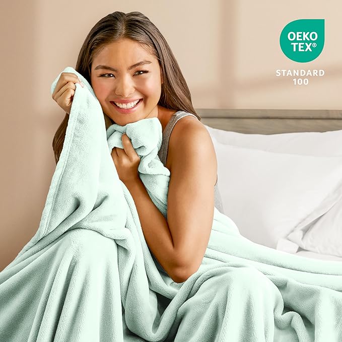 Bare Home Fleece Blanket - Full/Queen - Ultra-Soft Lightweight for Bed, Sofa, and Couch - Luxury Microplush - Cozy Warm Blanket (Full/Queen, Spring Mint)